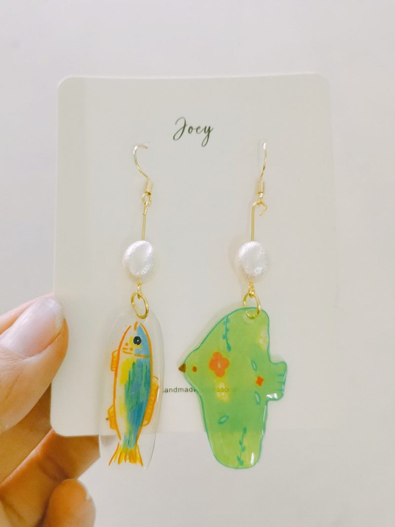 GreenBirdAndFishAsymmetricShrinkPlasticEarring2