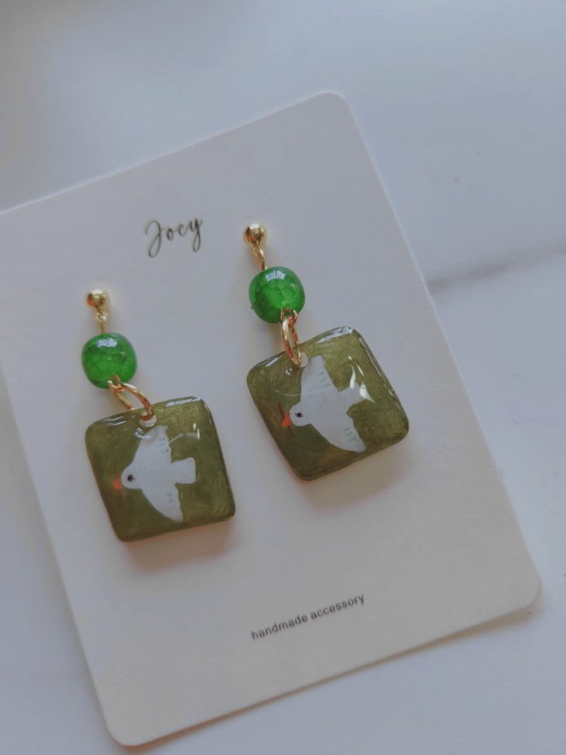 GreenFlyingBirdShrinkPlasticEarring2