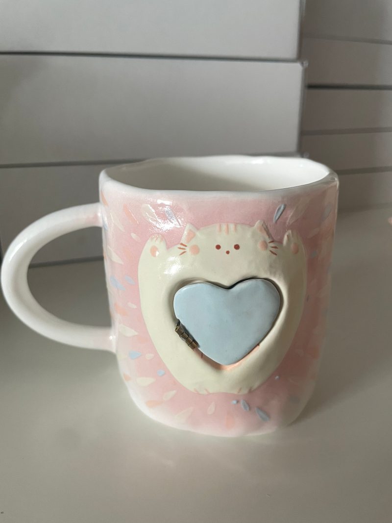 HandmadeSurpriseCat sHeartCeramicCup1