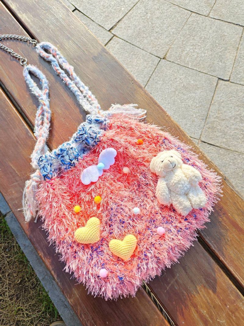 HandwovenCoralPlushShoulderBag2