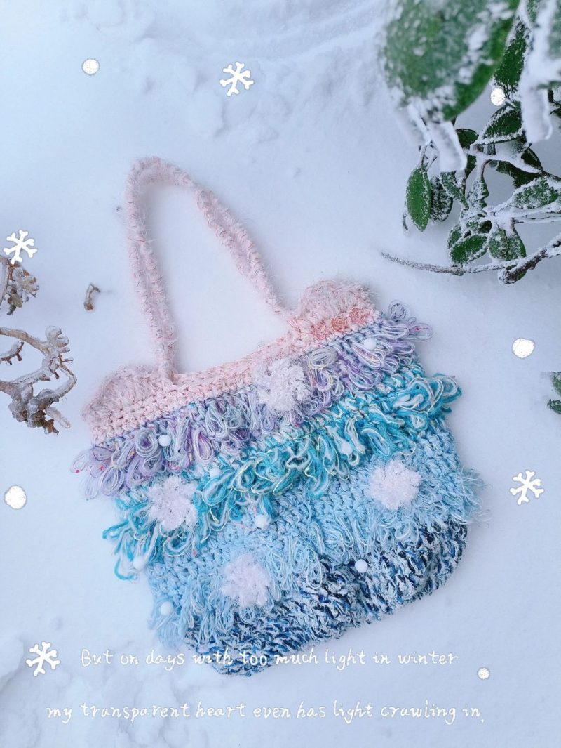 HandwovenWinterSnowflakeShoulderBag1