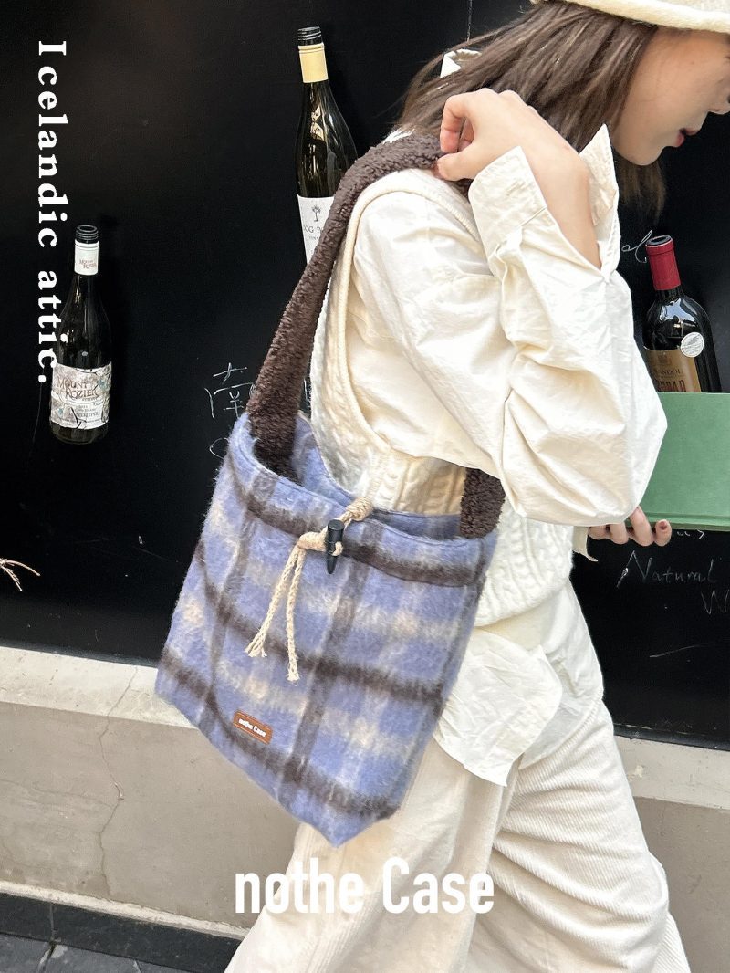 IcelandicMochaDoublefacePlaidShoulderBag8