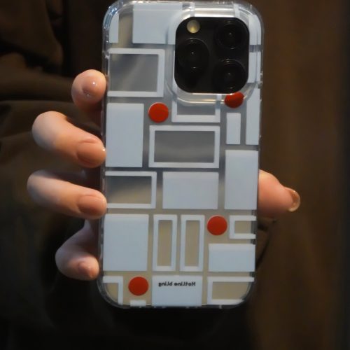 JumpingIceCubePhoneCase1