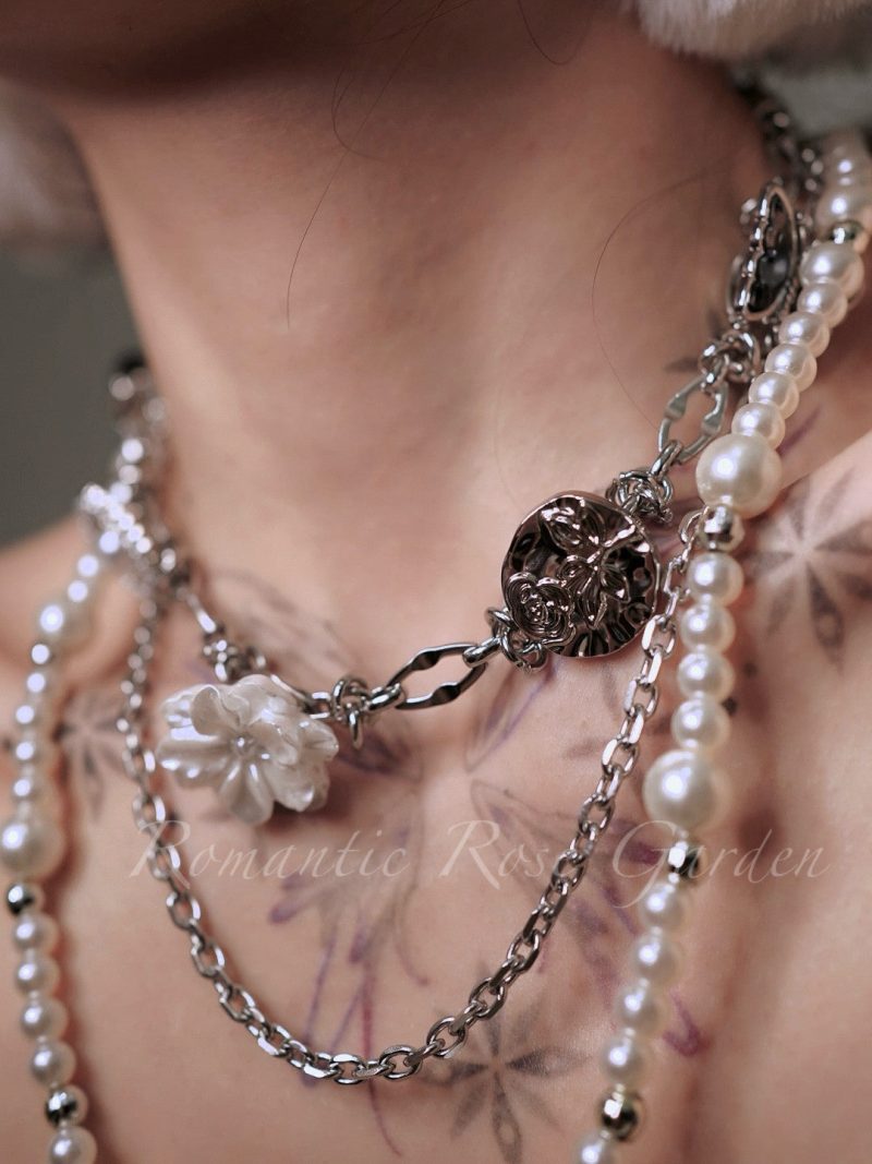 LadyMaryDoubleStrandWhiteFlowerChoker4