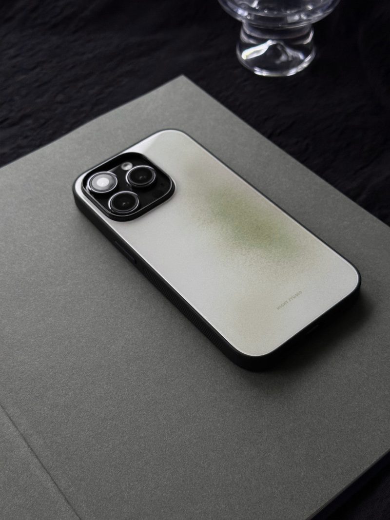 LightGreenPhoneCase2