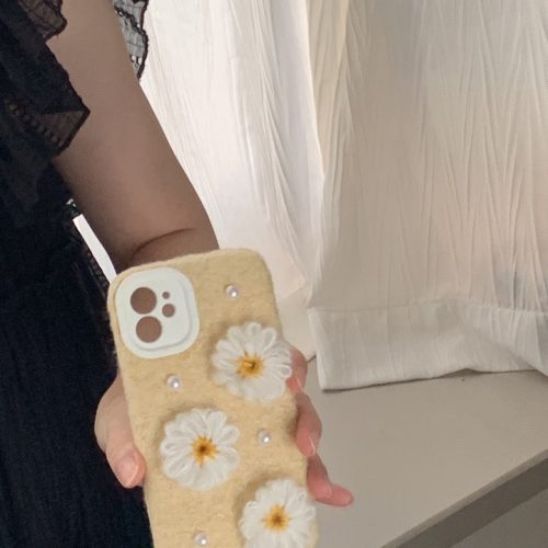 LittleDaisyFurryPhoneCase10