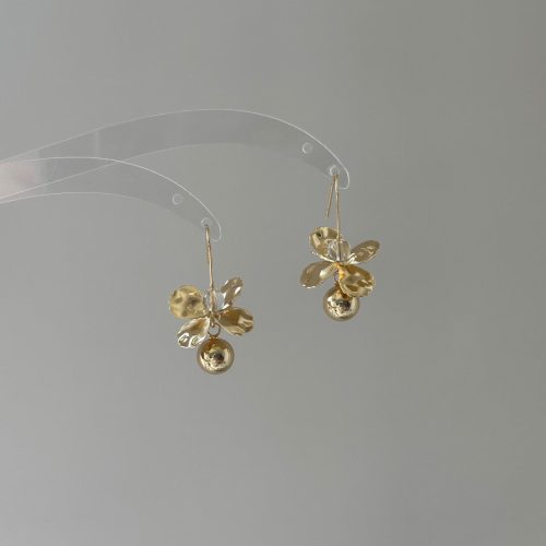 MetallicFlowerCrystalEarrings2