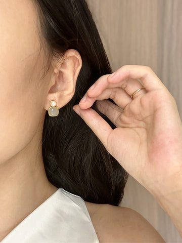 NaturalHetianJadeSilverStudEarrings3 19b7a7ef 62ae 4d80 8590