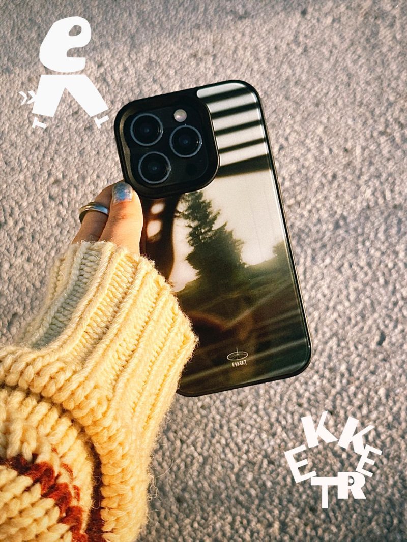 OutsidetheWindowPrintedPhoneCase1