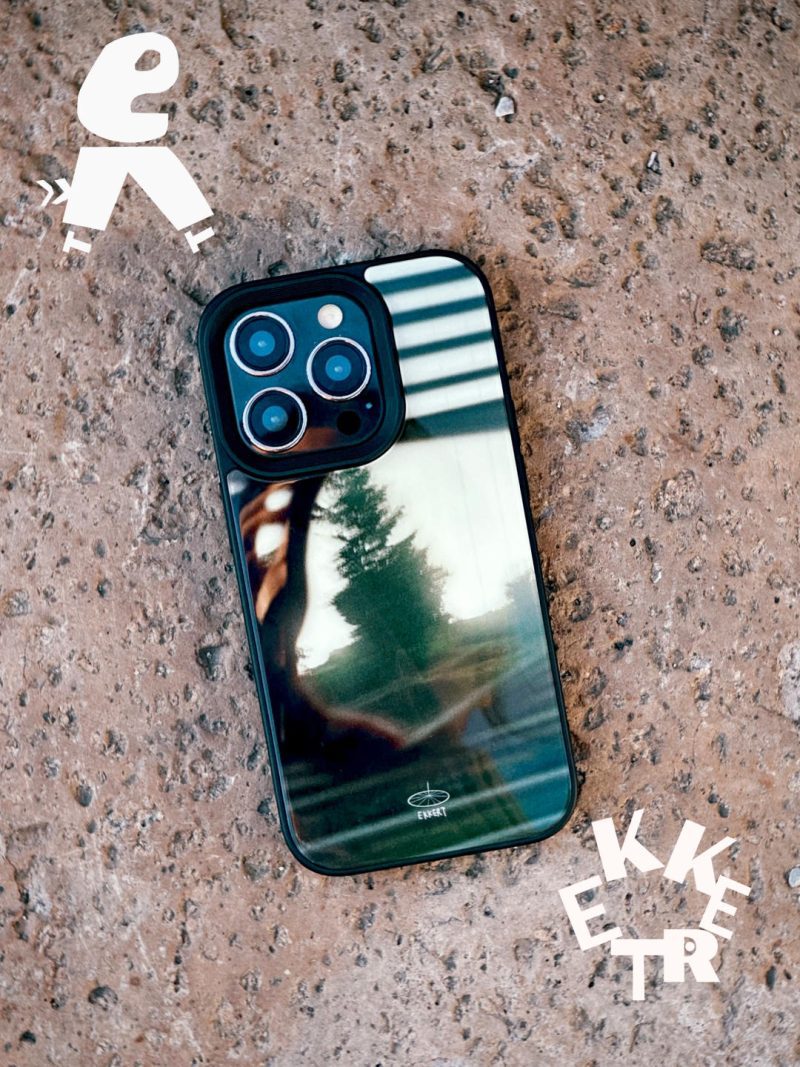 OutsidetheWindowPrintedPhoneCase5