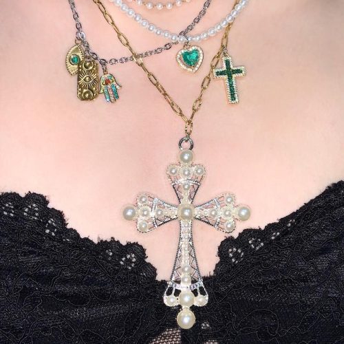 PearlCrossPendantLayeredChokerNecklace7