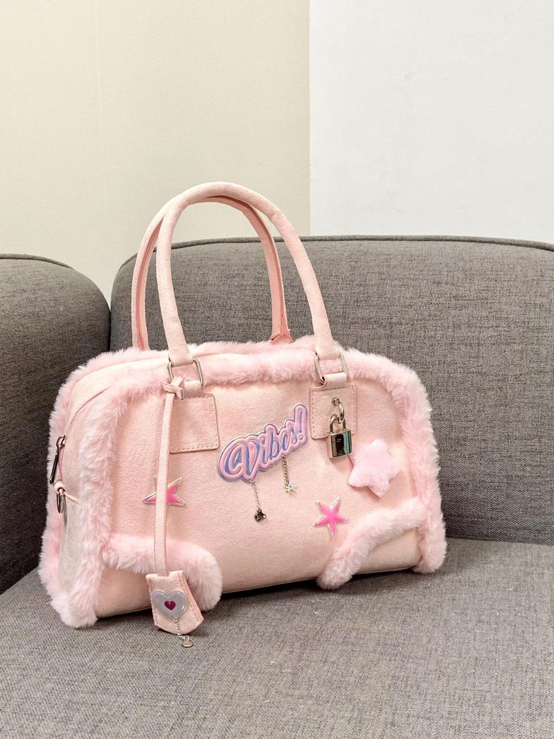 PinkPlushCrossbodyHandbag1 5ebdee42 d917 4adb 83b2 a4c5b140053d