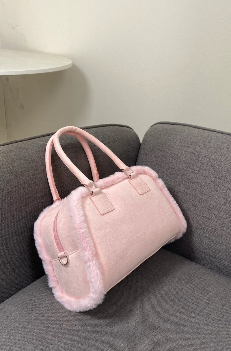 PinkPlushCrossbodyHandbag6 39235533 f3b9 4a7f b26f 20ad4174772b