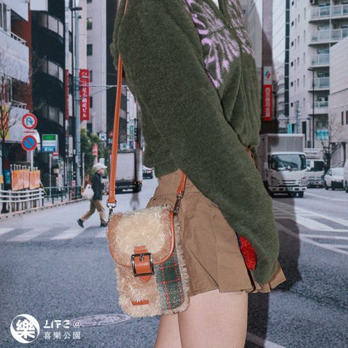 PlushPlaidCrossbodyBag2