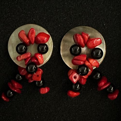 RedBlackBeadedDiscShellEarrings3