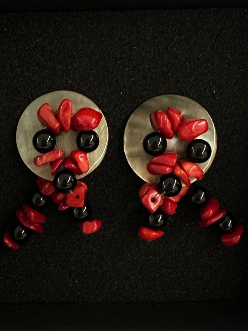 RedBlackBeadedDiscShellEarrings3