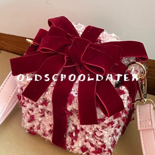 RedVelvetBowCrochetSquareCrossbodyBag6