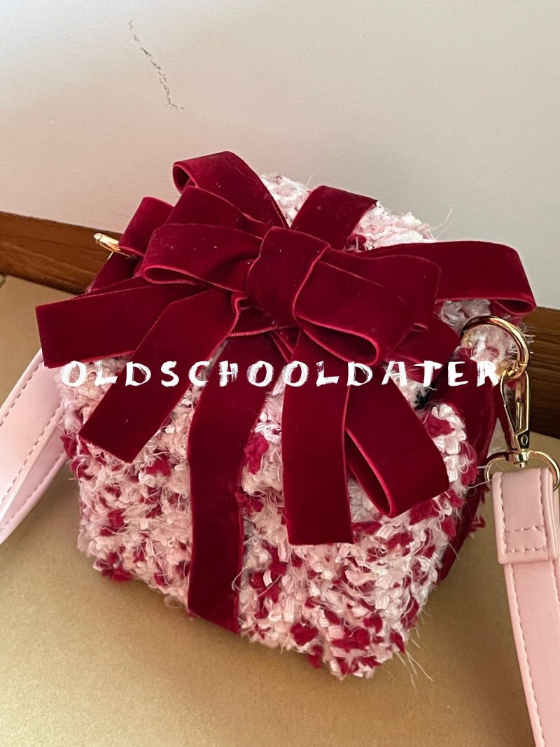 RedVelvetBowCrochetSquareCrossbodyBag6