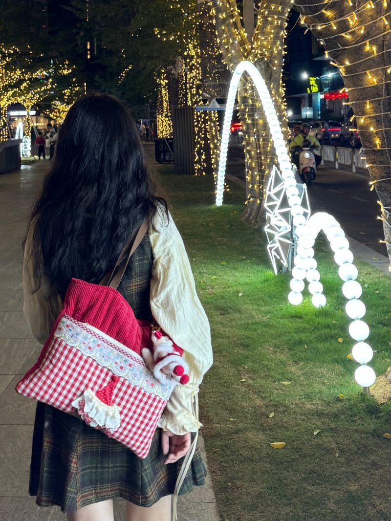 RedWhitePlaidCupcakeToteBag2