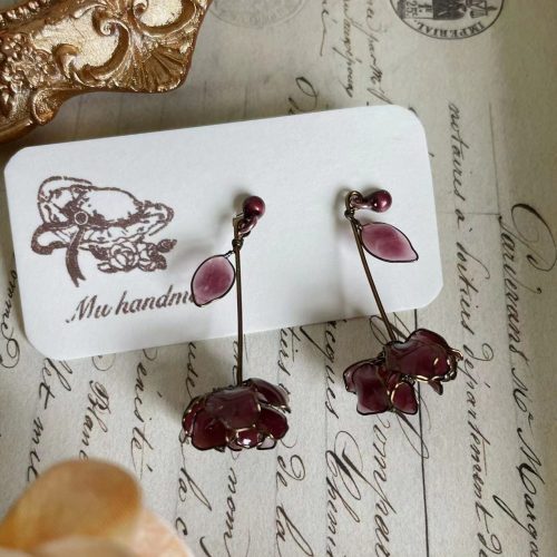 RetroPurpleRoseResinEarrings2