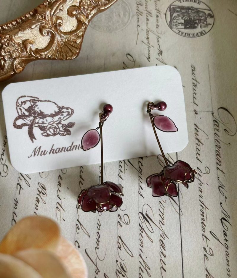 RetroPurpleRoseResinEarrings2