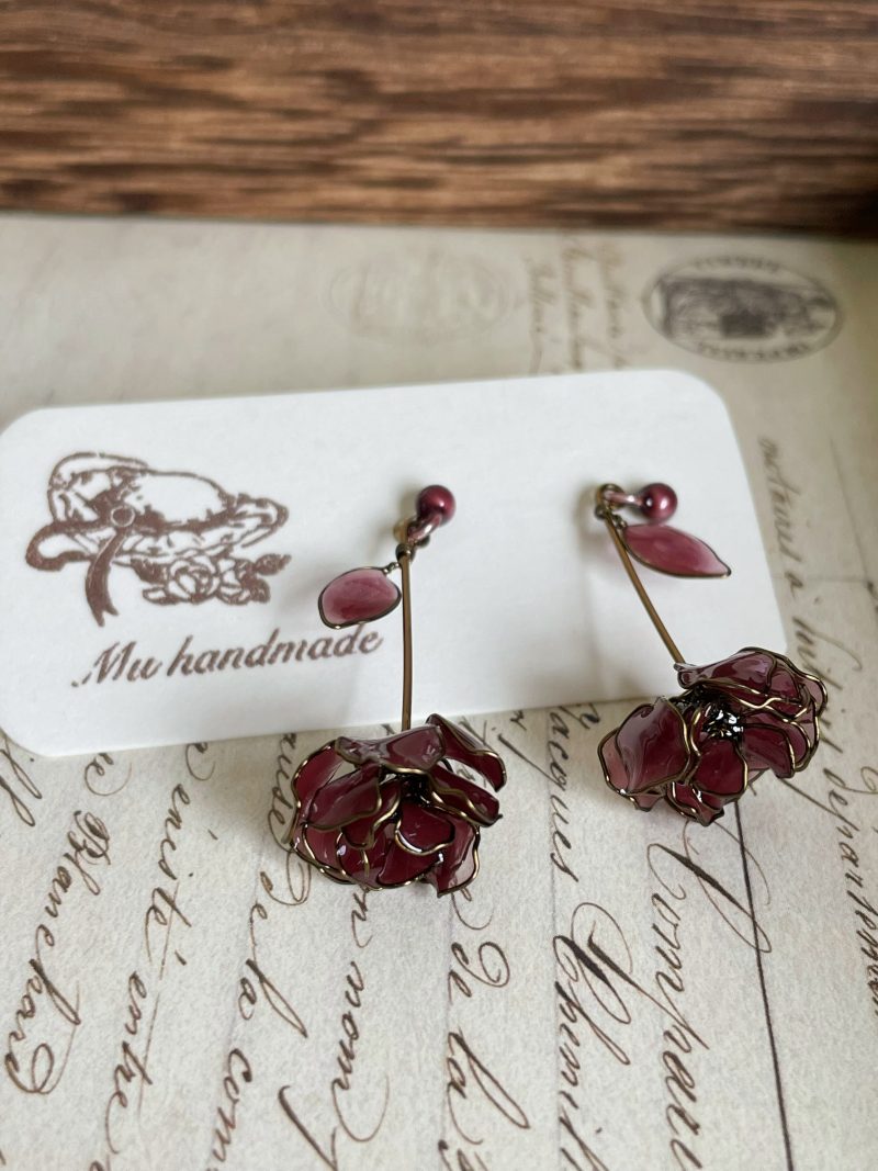 RetroPurpleRoseResinEarrings3