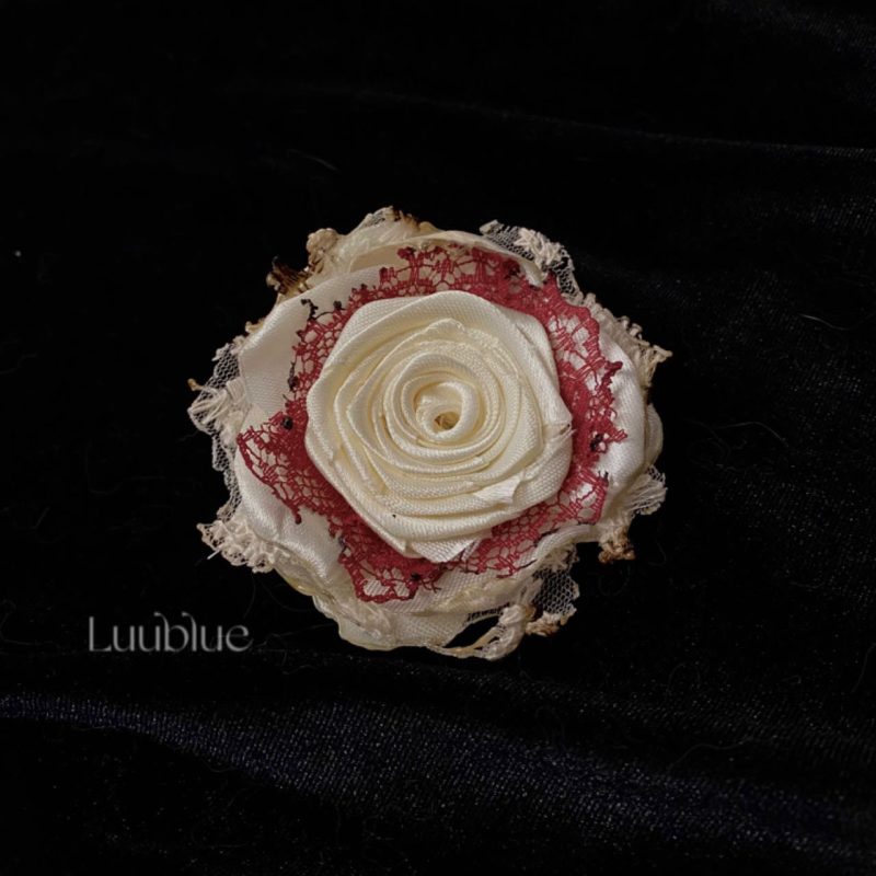 RoseLaceBrooch4