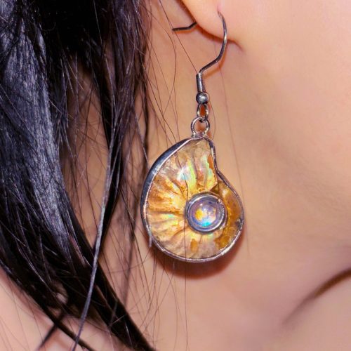 ScreamFromTheOceanShellAsymmetricEarrings1