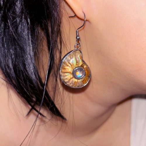 ScreamFromTheOceanShellAsymmetricEarrings2