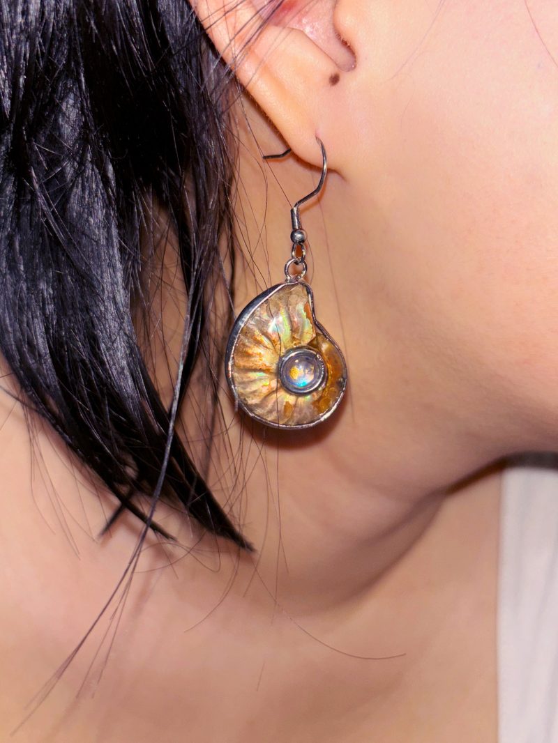 ScreamFromTheOceanShellAsymmetricEarrings2