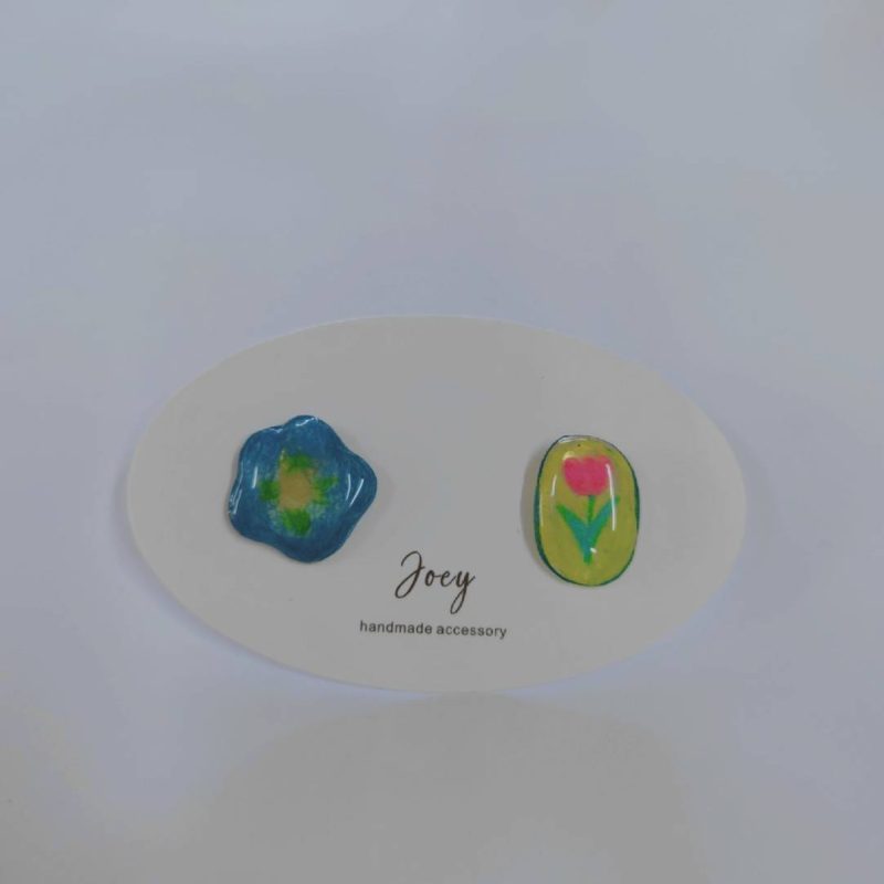 SimpleHandmadeShrinkPlasticStuds1