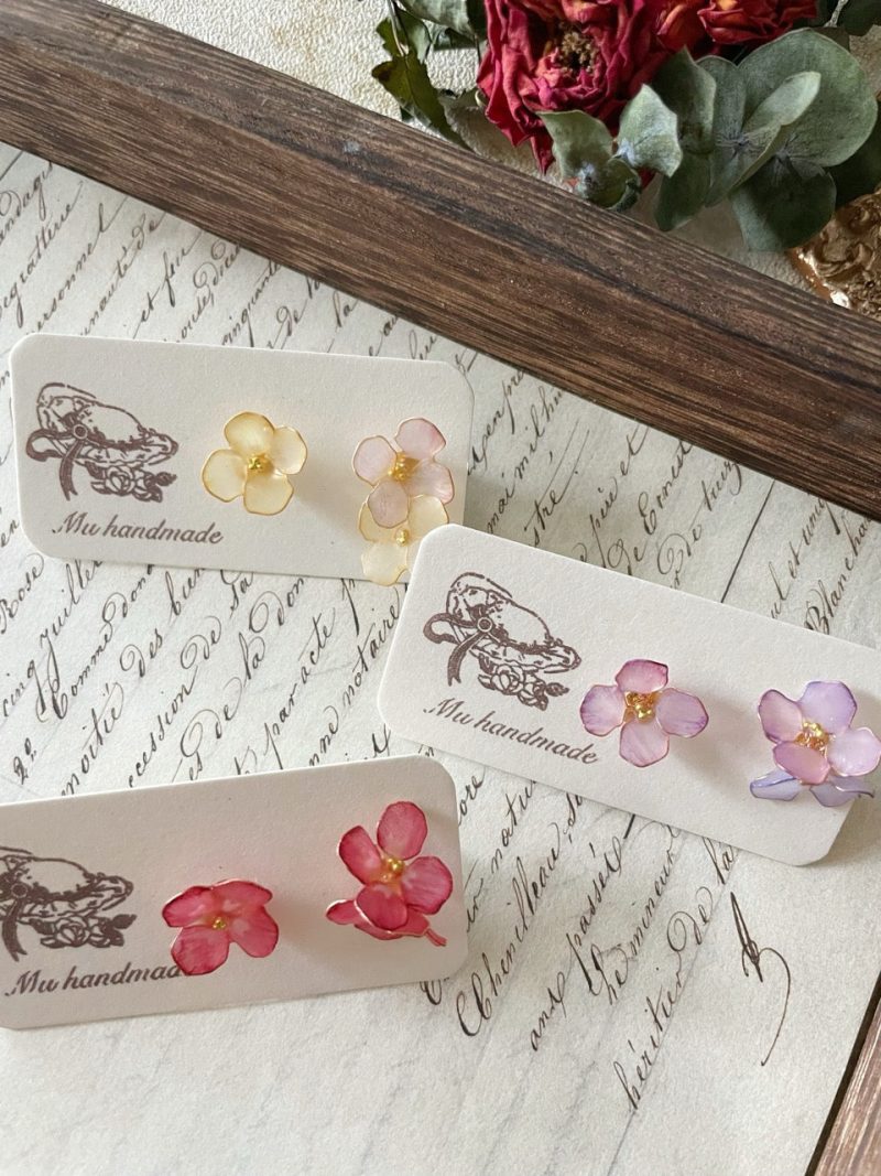 SummerFlowerResinEarrings1 78ced862 4a63 4063 bd05 3122bf5cc10b