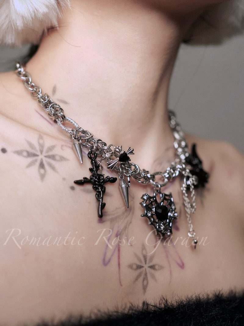 ThreeStrandGothicSpiderWebHeartChoker1