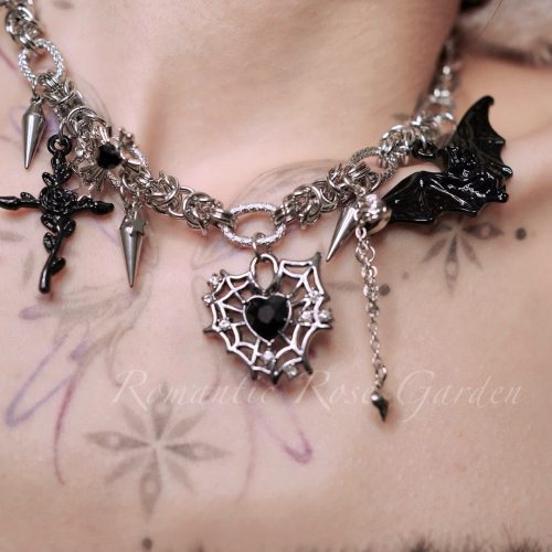 ThreeStrandGothicSpiderWebHeartChoker4