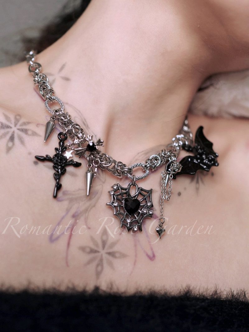 ThreeStrandGothicSpiderWebHeartChoker7