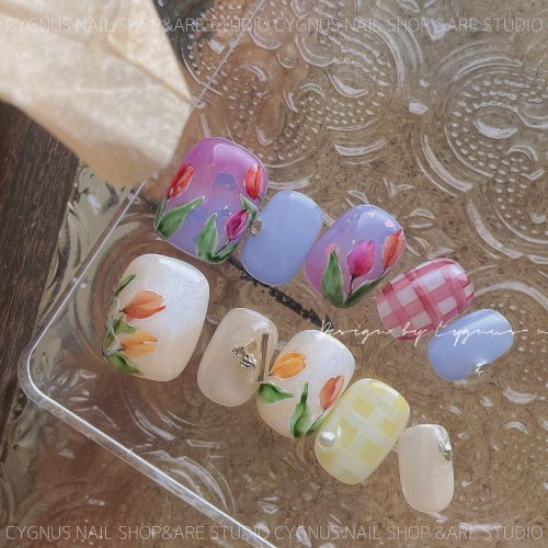 TulipFieldsHandPaintedPressOnNailsSet2