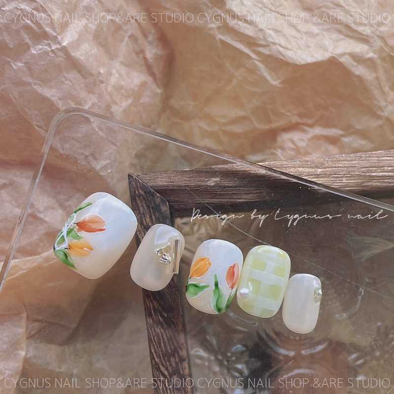 TulipFieldsHandPaintedPressOnNailsSet6