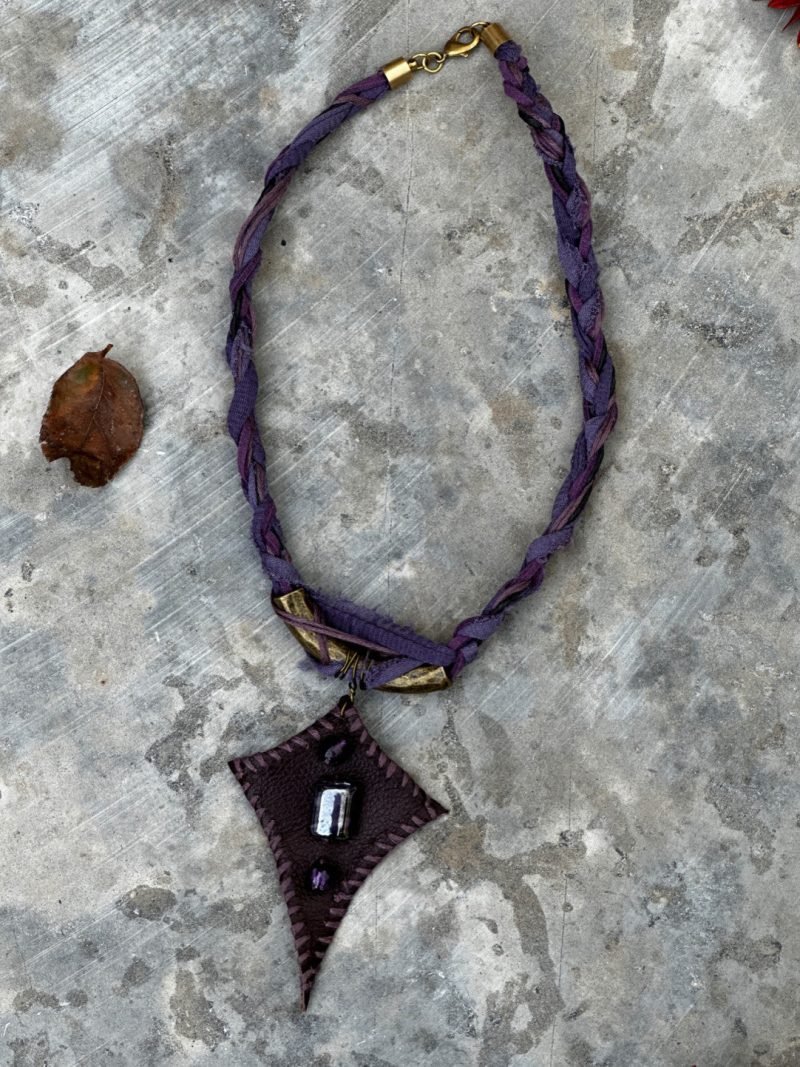 WastelandPurpleStarNecklace4