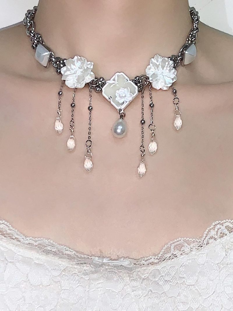 WhiteFlowerTasselChokerNecklace1