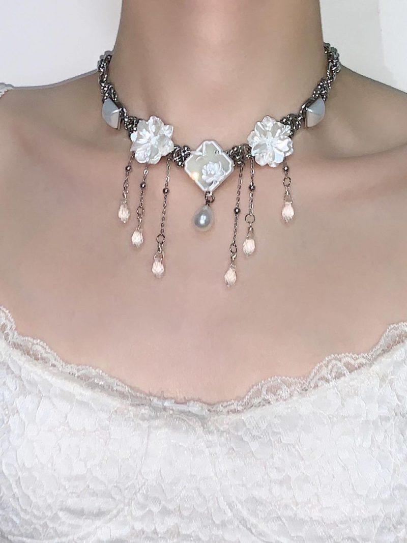 WhiteFlowerTasselChokerNecklace3