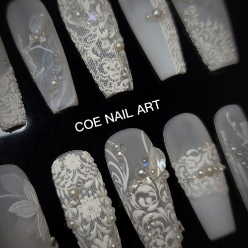 WhiteLacesLuxuryPressOnNailsSet9