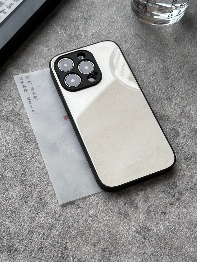 WhiteMountainPhoneCase2