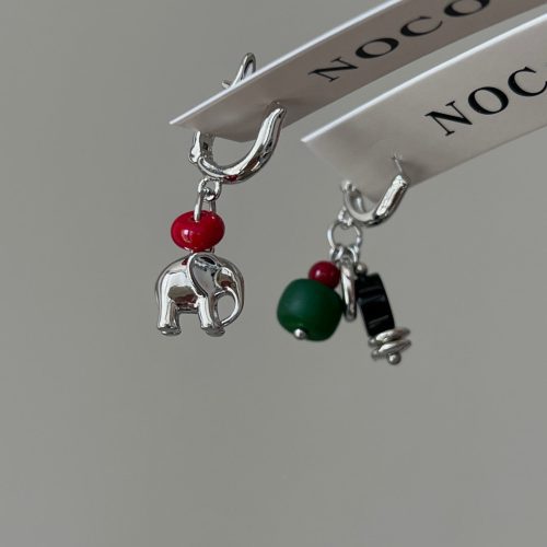 XmasElephantAsymmetricEarrings2